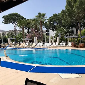 Opus 3* Kusadası